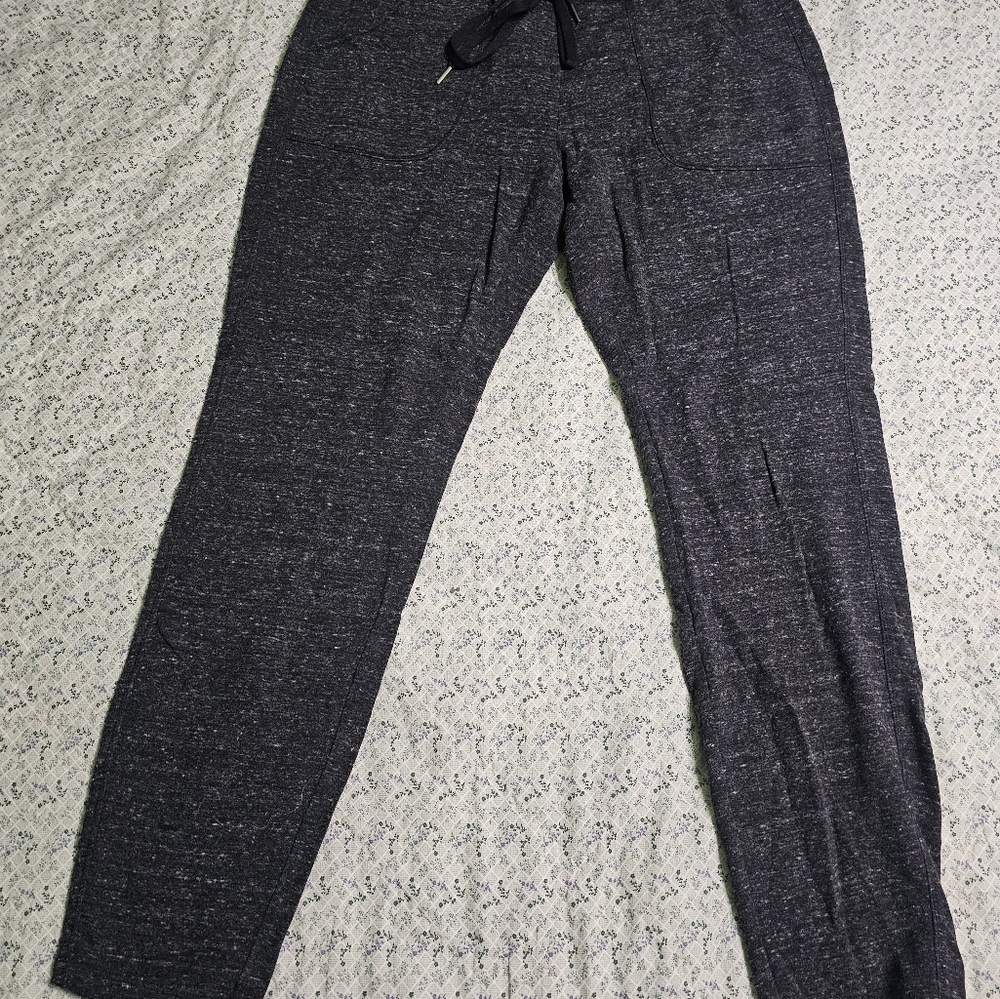 CALIA by Carrie Underwood Gray Textured Jogger Pants - Picture 2 of 9